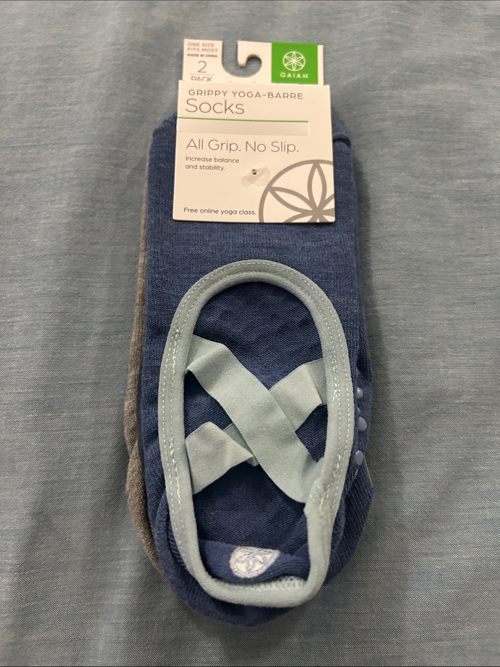 GAIAM Grippy Yoga-Barre Socks in Navy & gray.  NWT